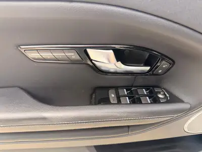 Range Rover Evoque 2.0 Si4 Pure — SUV compact premium, 241 ch et sièges chauffants — Miniature 22