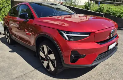 Volvo C40 E80 Ultimate AWD — SUV électrique performant, très faible kilométrage — vista esterna