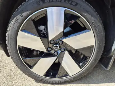 Volvo C40 E80 Ultimate AWD — SUV électrique performant, très faible kilométrage — Miniatura 10