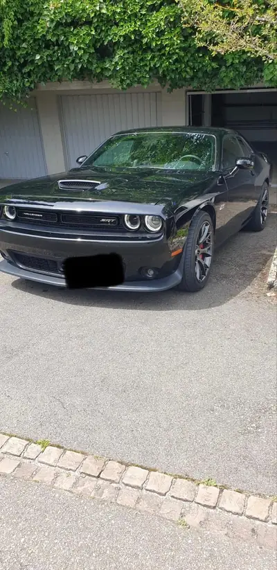 Dodge Challenger 2018 — Muscle Car Légendaire, 490 ch, Faible Kilométrage — vista esterna