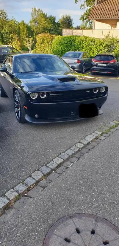 Dodge Challenger 2018 — Muscle Car Légendaire, 490 ch, Faible Kilométrage — cruscotto