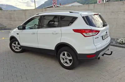 Ford Kuga 1.6 EcoBoost Titanium — SUV polyvalent, 101'000 km, tout-terrain fiable — intérieur