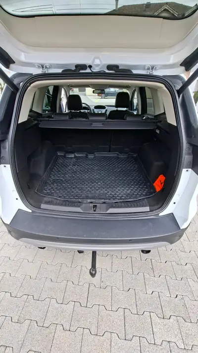 Ford Kuga 1.6 EcoBoost Titanium — SUV polyvalent, 101'000 km, tout-terrain fiable — Miniature 9