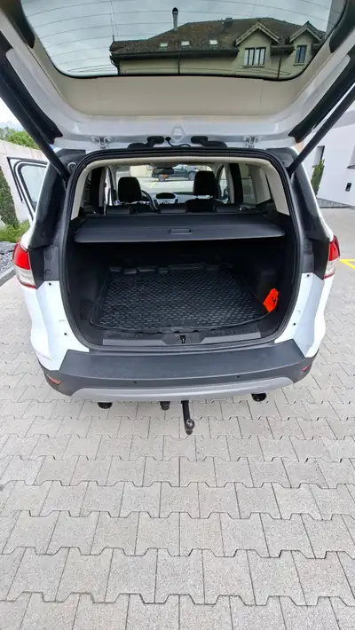 Ford Kuga 1.6 EcoBoost Titanium — SUV polyvalent, 101'000 km, tout-terrain fiable — Miniature 8