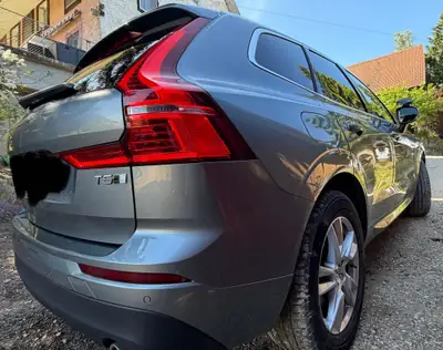 Volvo XC60 2.0 T5 Momentum AWD — SUV premium 250 ch, traction intégrale, sans sinistre — détail