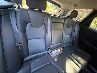 Volvo XC60 2.0 T5 Momentum AWD — SUV premium 250 ch, traction intégrale, sans sinistre — Miniature 13