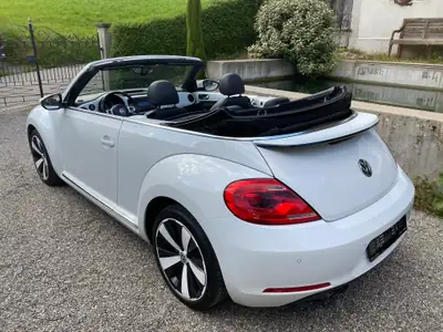 VW Beetle Cabrio 1.4 TSI Sport — Décapotable mythique, entretien à jour & faible kilométrage — interni