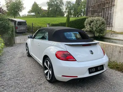 VW Beetle Cabrio 1.4 TSI Sport — Décapotable mythique, entretien à jour & faible kilométrage — Miniatura 7