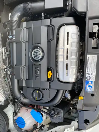 VW Beetle Cabrio 1.4 TSI Sport — Décapotable mythique, entretien à jour & faible kilométrage — Miniatura 15