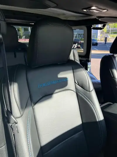 Jeep Wrangler 2.0 Un120 PHEV Unlimited — SUV hybride rechargeable, 14'000 km seulement — Miniature 8