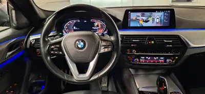 BMW 530d xDrive Touring — Break diesel puissant, entretien impeccable, équipement premium — Armaturenbrett