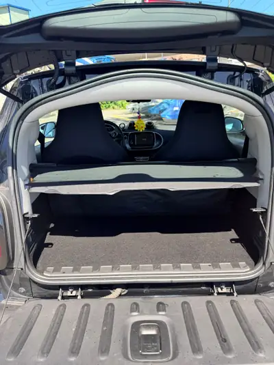SMART ForTwo 1.0 71 CityPassion — Citadine agile et économique, 128'000 km — intérieur