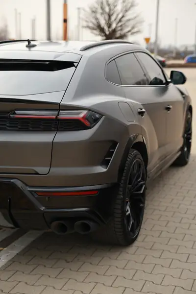 Lamborghini Urus SE 2025 — Le SUV hybride haute performance, 28'000 km seulement — Miniatur 9
