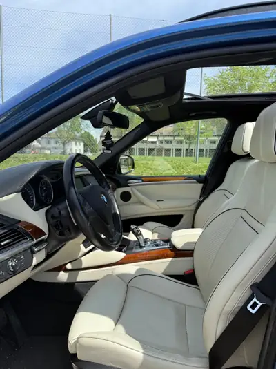 BMW X5M 2012 — SUV sportif 555 ch, transmission automatique, kilométrage modéré — Miniatura 8