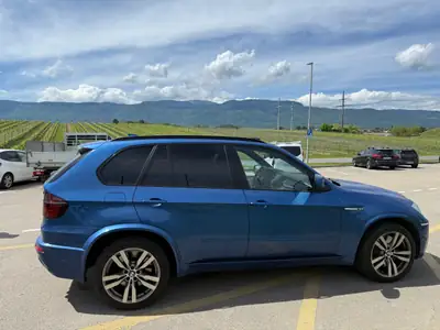 BMW X5M 2012 — SUV sportif 555 ch, transmission automatique, kilométrage modéré — Miniatura 7