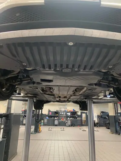 Mercedes-Benz E 400 Cabriolet — Élégance décapotable, motorisation essence performante — Miniatura 12
