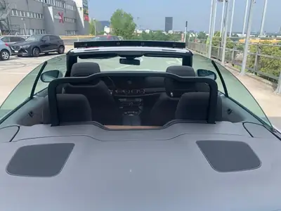 Mercedes-Benz E 400 Cabriolet — Élégance décapotable, motorisation essence performante — Miniatura 18