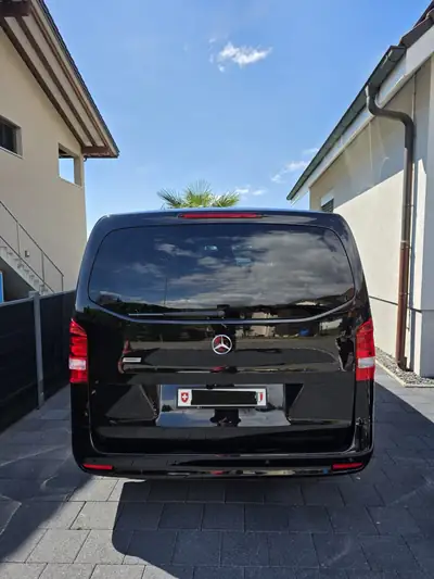 Mercedes-Benz Vito Tourer Family 4x4 — 8 places, toit panoramique, 60'000 km seulement — côté