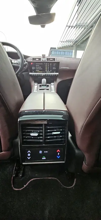DS7 Crossback 2.0 BlueHDi 180 — Prestige français, équipements premium et entretien impeccable — Miniature 11