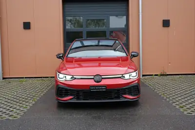 VW Golf 2.0 TSI GTI Clubsport — 301 ch, technologie IQ Light et freinage haute performance — côté
