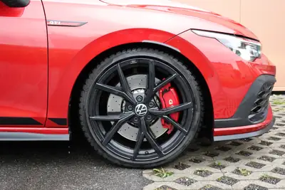 VW Golf 2.0 TSI GTI Clubsport — 301 ch, technologie IQ Light et freinage haute performance — tableau de bord