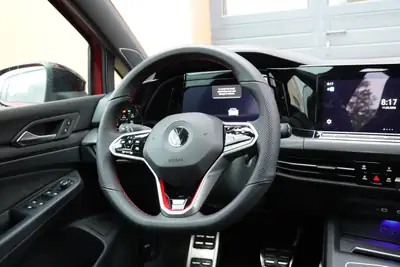 VW Golf 2.0 TSI GTI Clubsport — 301 ch, technologie IQ Light et freinage haute performance — Miniature 12