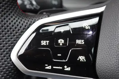 VW Golf 2.0 TSI GTI Clubsport — 301 ch, technologie IQ Light et freinage haute performance — Miniature 13