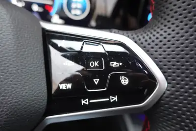 VW Golf 2.0 TSI GTI Clubsport — 301 ch, technologie IQ Light et freinage haute performance — Miniature 14