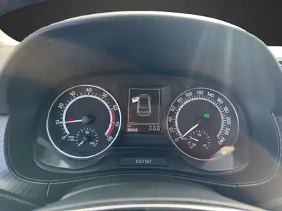 Skoda Fabia 1.0 TSI Monte Carlo DSG — Citadine dynamique, faible kilométrage et garantie 12 mois — Thumbnail 10