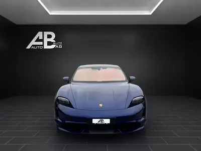 Porsche Taycan 4S Turbo 680 ch — Électrique haute performance, 83 000 km — exterior view