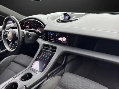 Porsche Taycan 4S Turbo 680 ch — Électrique haute performance, 83 000 km — Thumbnail 10