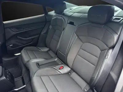 Porsche Taycan 4S Turbo 680 ch — Électrique haute performance, 83 000 km — Thumbnail 13