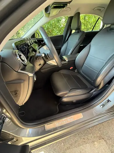 Mercedes-Benz C 200 Avantgarde Premium — Berline élégante 4MATIC, première main, entretien Mercedes — cruscotto