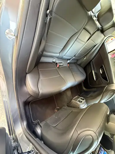 Mercedes-Benz C 200 Avantgarde Premium — Berline élégante 4MATIC, première main, entretien Mercedes — Miniatura 11