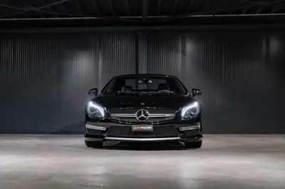 Mercedes-Benz SL 63 AMG Speedshift — Cabriolet haute performance, 585 ch et toit panoramique — rear view