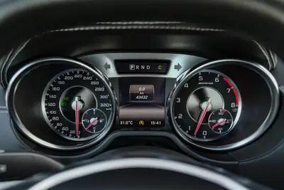 Mercedes-Benz SL 63 AMG Speedshift — Cabriolet haute performance, 585 ch et toit panoramique — Thumbnail 17
