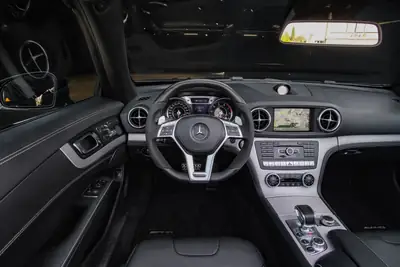 Mercedes-Benz SL 63 AMG Speedshift — Cabriolet haute performance, 585 ch et toit panoramique — Thumbnail 16