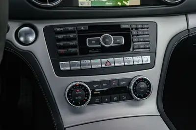 Mercedes-Benz SL 63 AMG Speedshift — Cabriolet haute performance, 585 ch et toit panoramique — Thumbnail 20