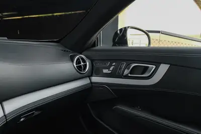 Mercedes-Benz SL 63 AMG Speedshift — Cabriolet haute performance, 585 ch et toit panoramique — Thumbnail 22