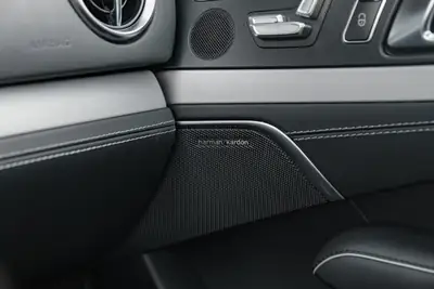 Mercedes-Benz SL 63 AMG Speedshift — Cabriolet haute performance, 585 ch et toit panoramique — Thumbnail 24