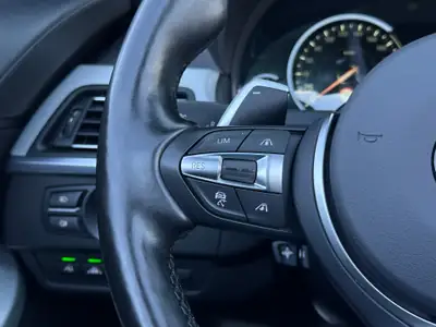 BMW 640i Cabrio xDrive — Décapotable sportive, M-Sport Edition, sans sinistre — Thumbnail 24