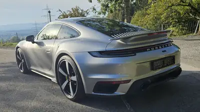 Porsche 911 Turbo (992.1) 2022 — Superbe coupé sportif, 28 500 km, garantie Porsche Approved — side view
