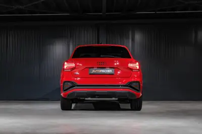 Audi Q2 35 TFSI S line — SUV compact sportif, kilométrage faible, garantie constructeur — detail