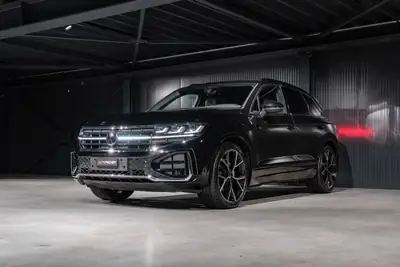 VW Touareg 3.0 TDI R-Line — SUV premium diesel, garantie constructeur et faible kilométrage — interior
