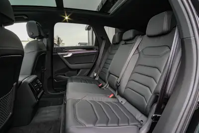 VW Touareg 3.0 TDI R-Line — SUV premium diesel, garantie constructeur et faible kilométrage — Thumbnail 12