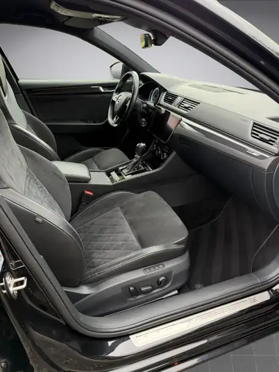Škoda Superb Combi 2.0 TDi SportLine+ 4x4 — Monospace diesel robuste, 126 000 km, traction intégrale — Thumbnail 14