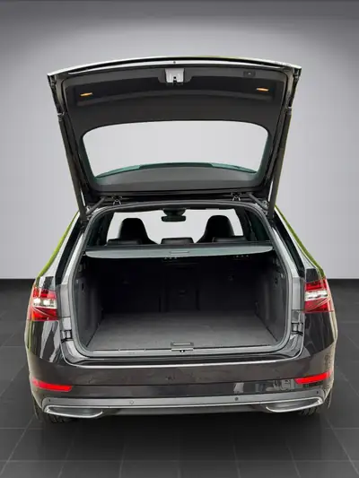 Škoda Superb Combi 2.0 TDi SportLine+ 4x4 — Monospace diesel robuste, 126 000 km, traction intégrale — Thumbnail 18
