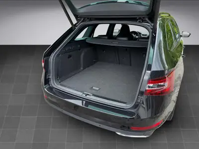 Škoda Superb Combi 2.0 TDi SportLine+ 4x4 — Monospace diesel robuste, 126 000 km, traction intégrale — Thumbnail 19