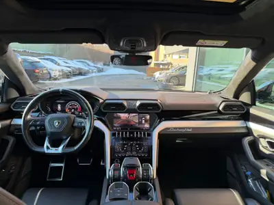 Lamborghini Urus 4.0 V8 — Performance et luxe SUV, seulement 69'900 km — arrière