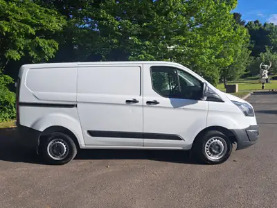 Ford Transit Custom 2.2 TDCi 100 — Utilitaire fiable, 56'000 km, excellent état — Innenraum
